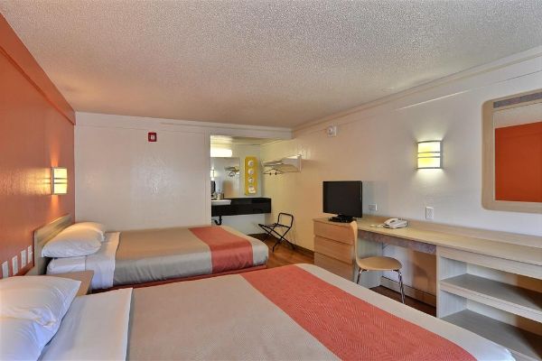 MOTEL 6 ALTOONA (Altoona)